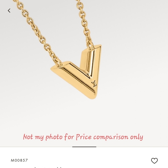 LV Essential V Necklace - Picture 11 of 12